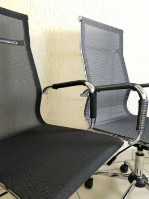 Кресло Barneo K-111H для персонала (черная сетка) в Чебаркуле - chebarkul.mebel-74.com | фото